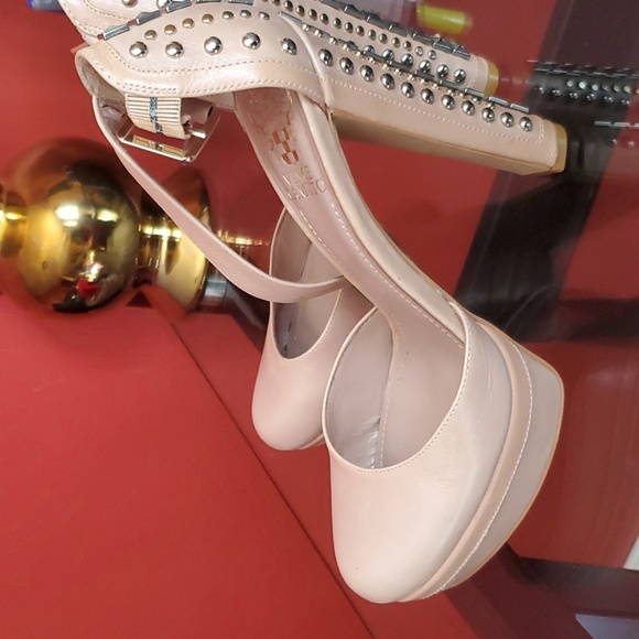 Shoes - Picture 3 of 5